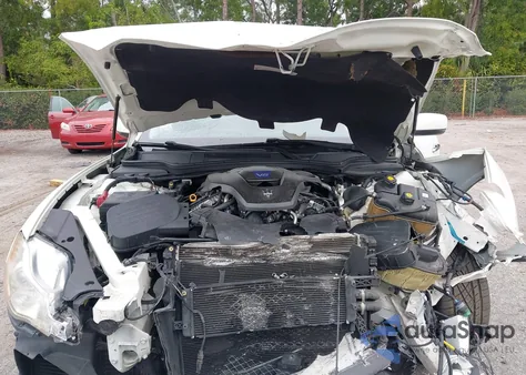 2014 Maserati Quattroporte S Q4 z USA, uszkodzony, nr VIN ZAM56RRA9E1110238